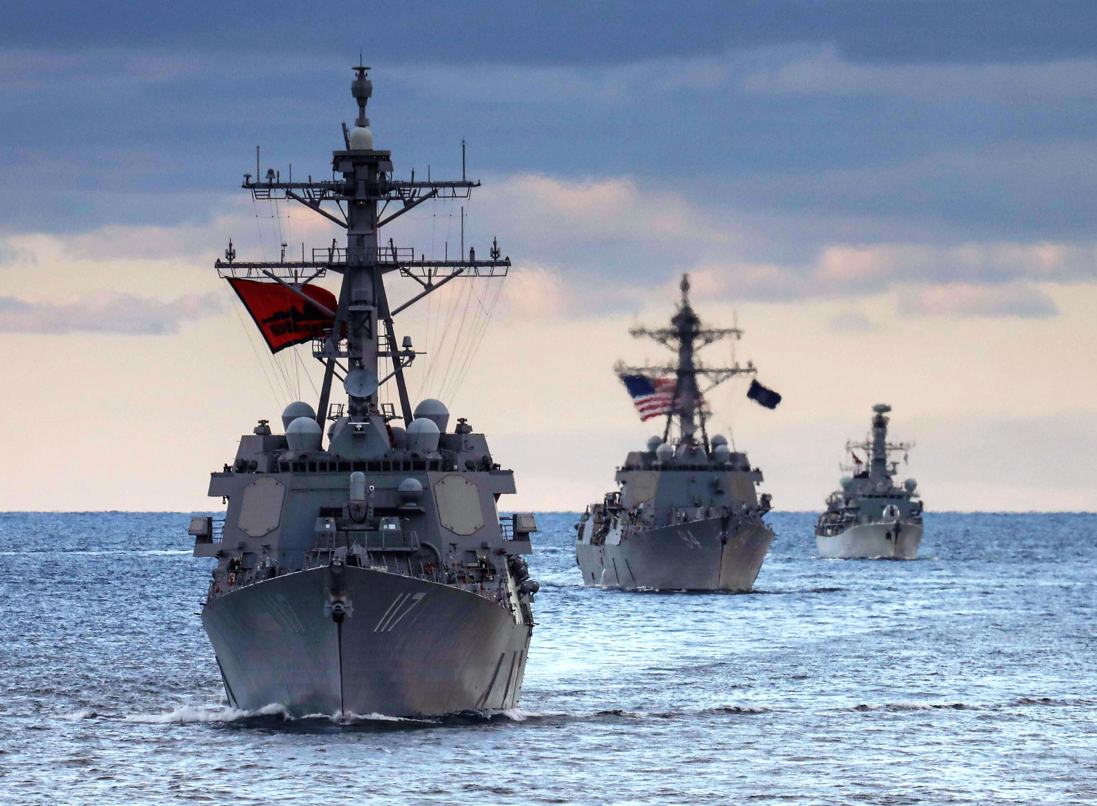 Seeschlacht zwischen NATO und russischer Marine droht! Putin droht Schiffe im Schwarzen Meer anzugreifen!