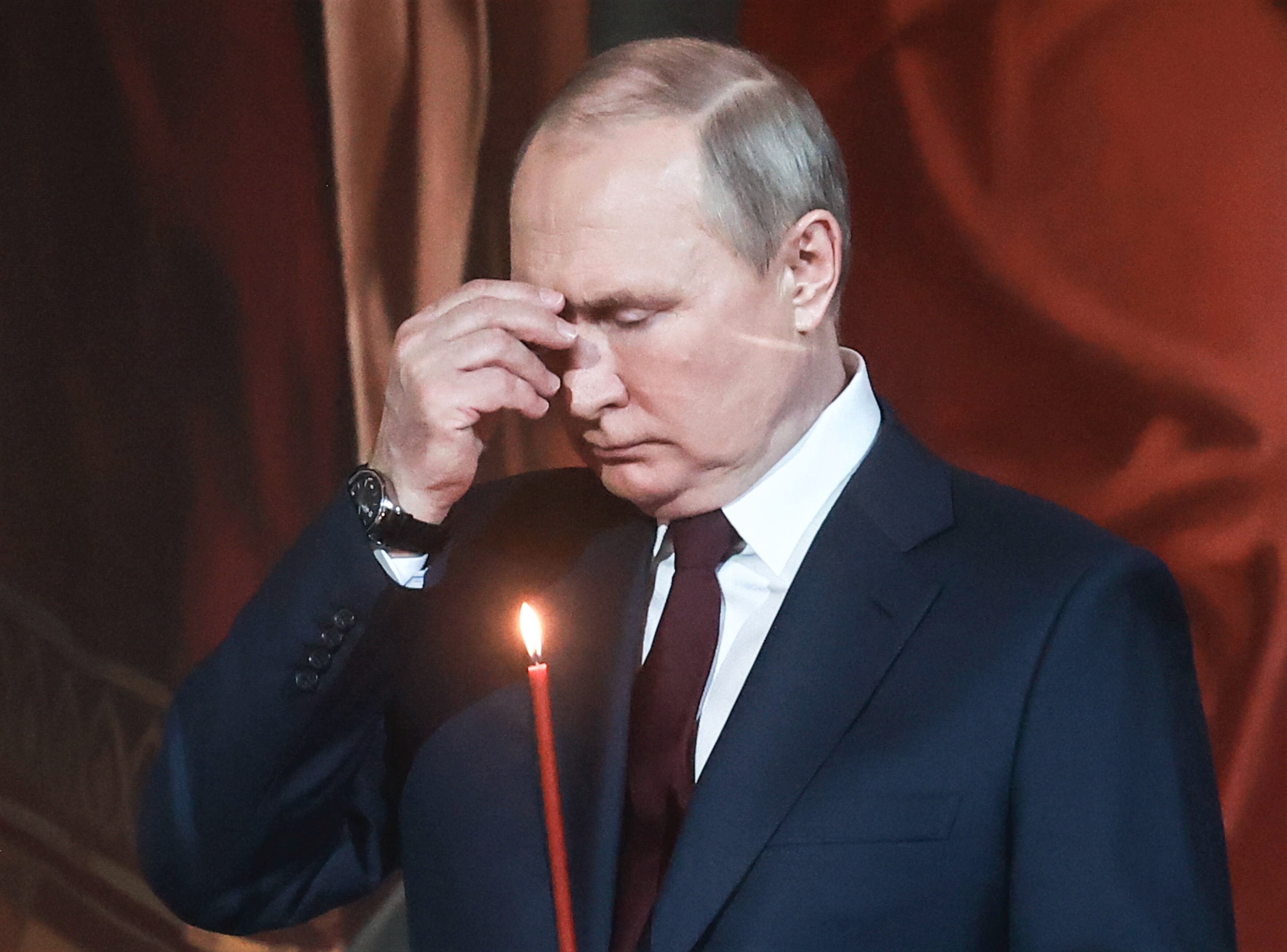 Russia's Economy in Jeopardy as Chinese Banks Withdraw and Western Sanctions Increase