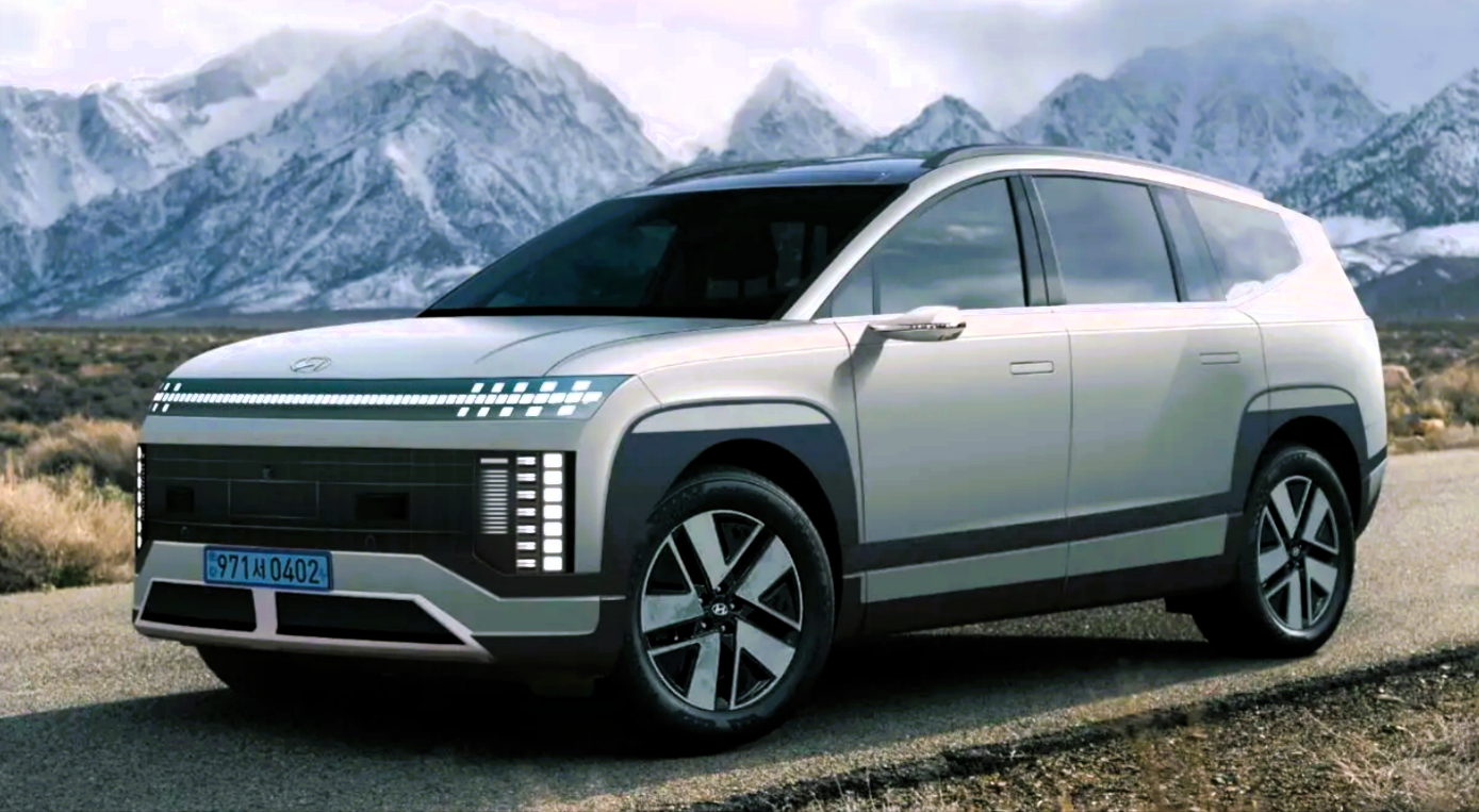 Hyundai's Electric Offensive Steps Up with the 2025 Ioniq 9: Family Dream or Futuristic Folly?