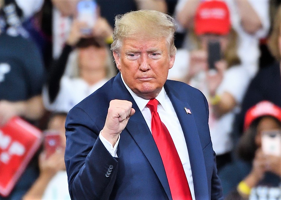 Trump's Shocking Ultimatum to Maduro: Quit or Face War! US Warships Assemble Near Venezuela!