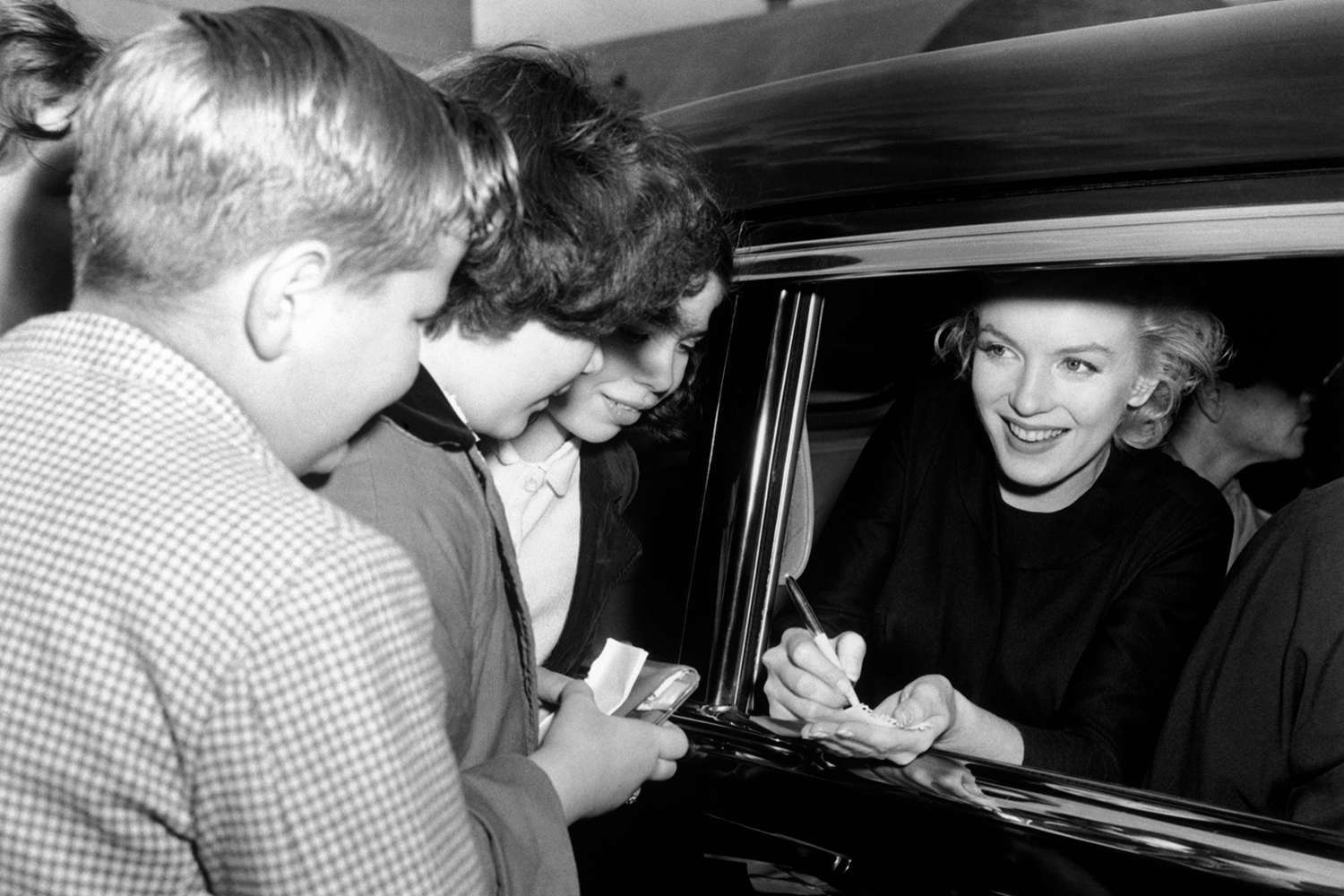 Marilyn Monroe’s Final Check Fuels New Questions About Her Last Day