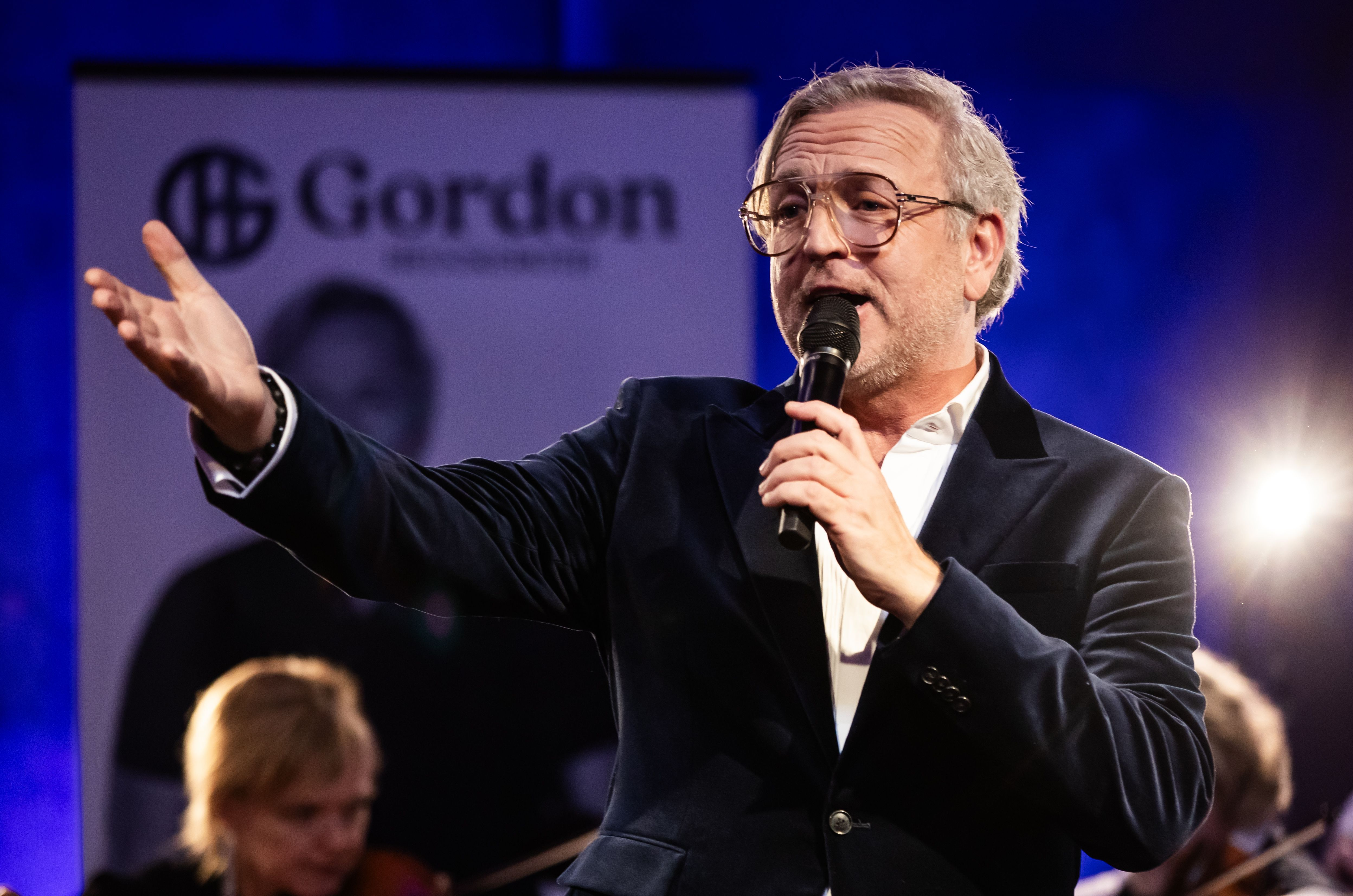 Job Knoester klaagt: "Als Gordon een scheet laat is het nieuws"