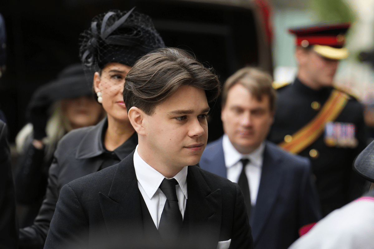 Koninklijk nieuws: Samuel Chatto verloofd met Eleanor — porseleinen ring verrast velen