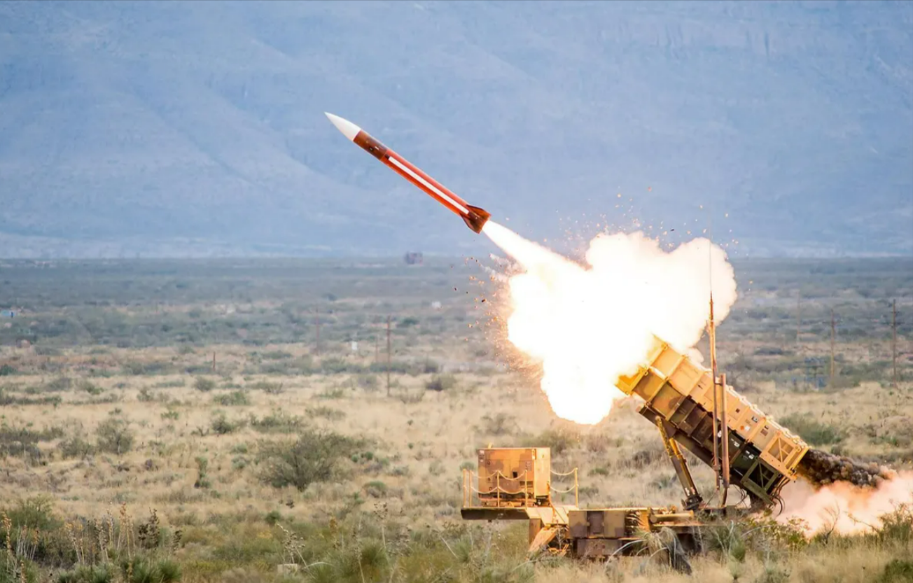 Putin Won't Like This! US Contemplates Sending Powerful Long-Range Missiles to Ukraine!