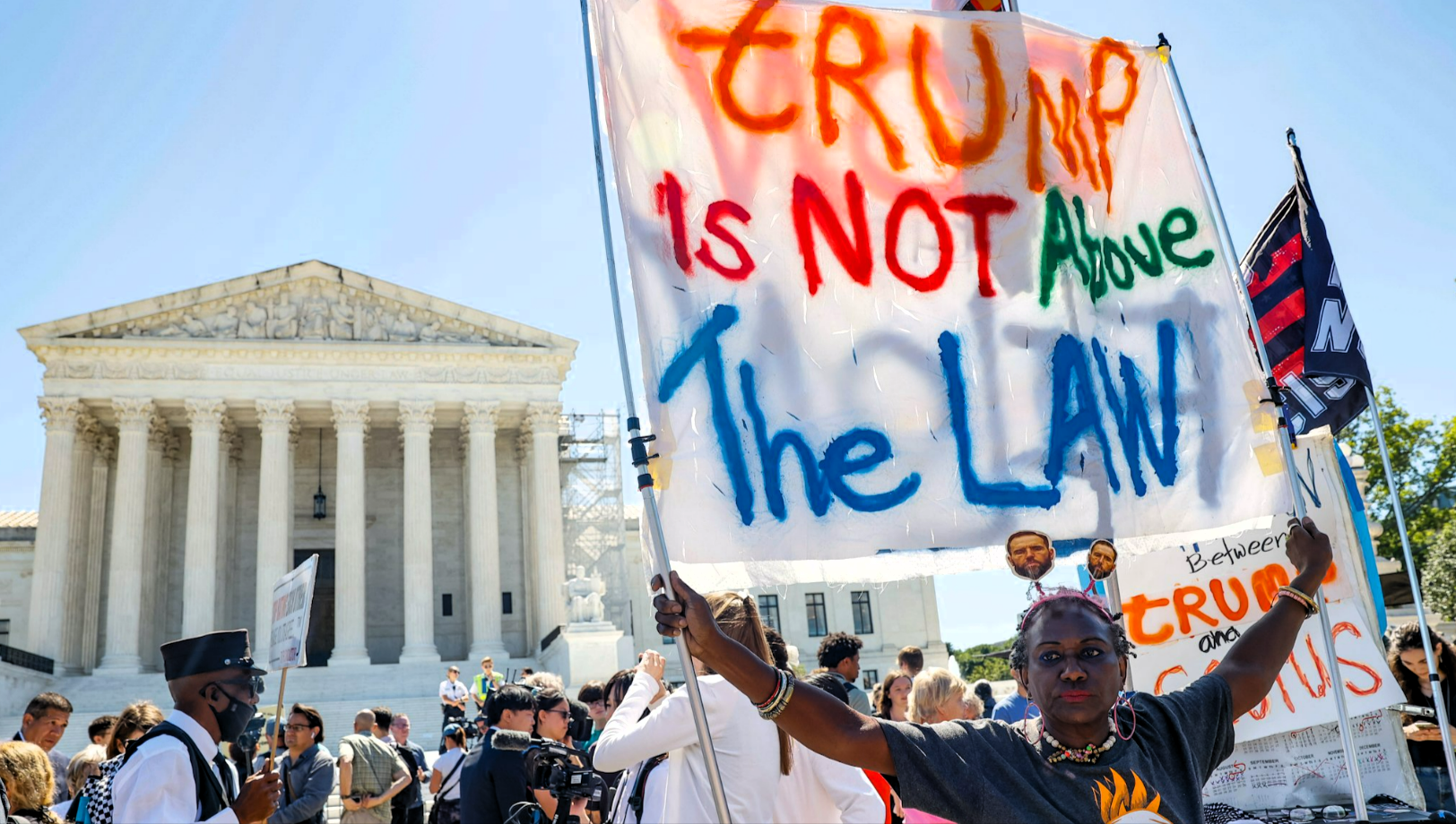 Trump's Re-election Sparks Massive Surge in American Interest in Emigration!