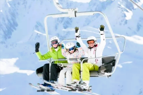 30+ Skiers Injured in Terrifying Chairlift Accident: Tragedy Shocks Popular Ski Resort!