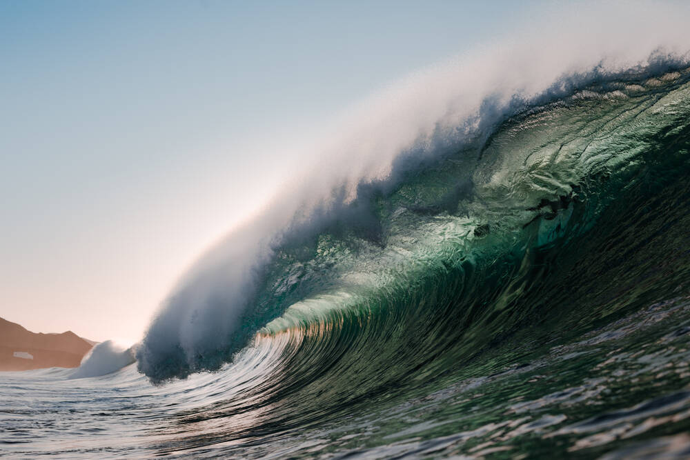 Schockwelle zieht Touristen ins Meer! Urlaub auf spanischer Insel wird zum Albtraum